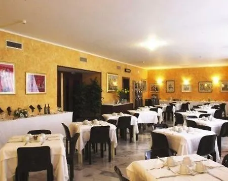 Elitis 4*